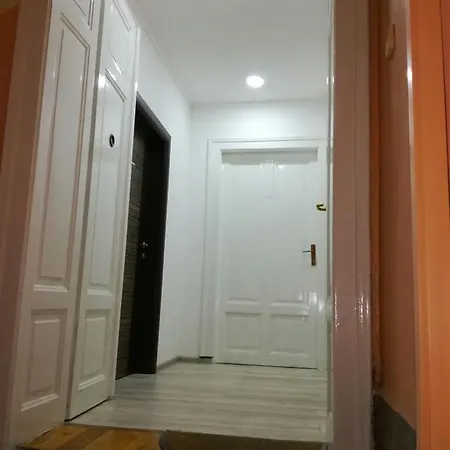 Center Apartment *