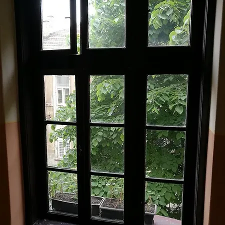 Center Apartment *
